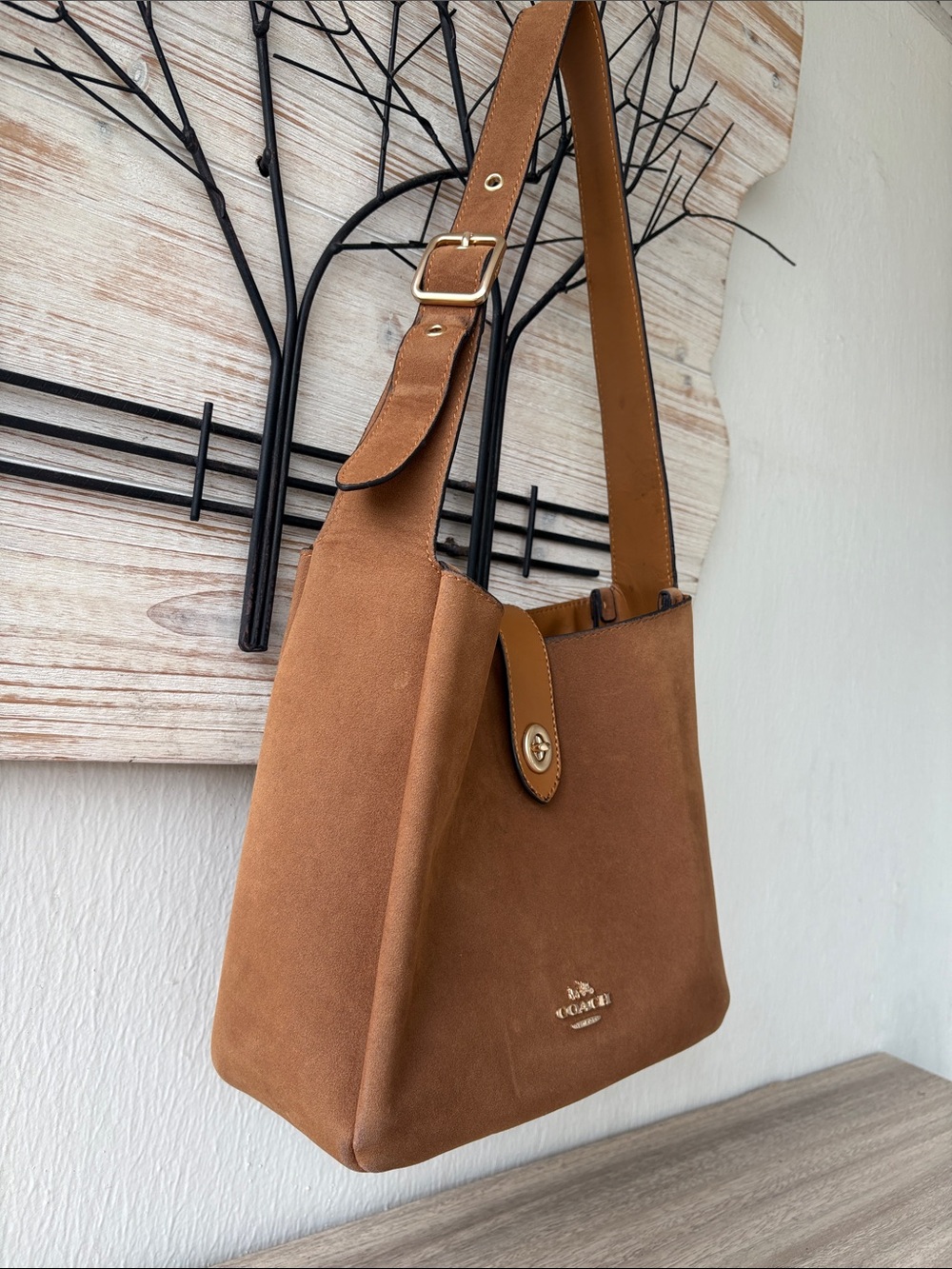 Coach Tan Suede Shoulder Bag with Turn-Lock Strap - Picture 3 of 16
